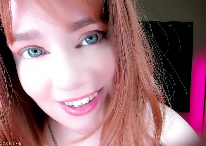 Scarlet Vixen: Nude Art Model Flirtation