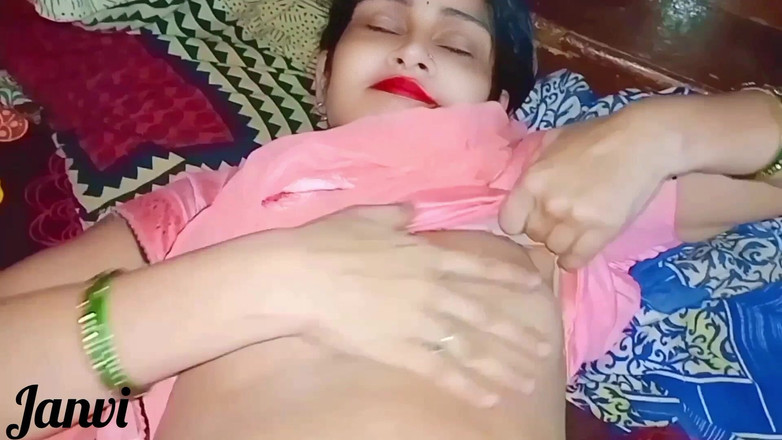 Village studio: Indická sexy holka a její přítel si užívají sexuální okamžik...