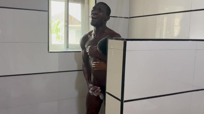 solomonnaija: Hij heeft met succes een paar bal uit mijn fvck...