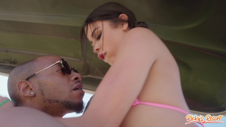 Ricky's Resort: Kylie Rocket Episod