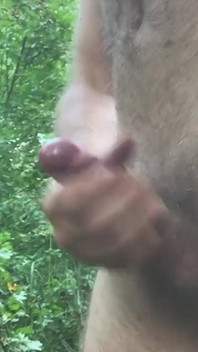 Solo Man Is Cumming in Tho Wood