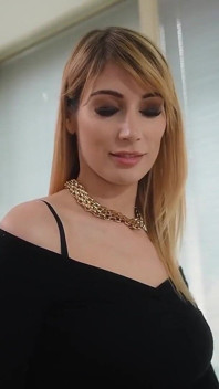 Aksi hot lesbian kate quinn, angelica heart dan lia lin di kantor