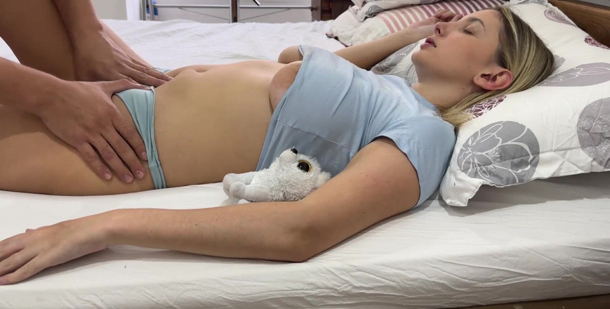 Ivana Montana: Biorę dziewictwo mojej pasierbicy, a ona to lubiła