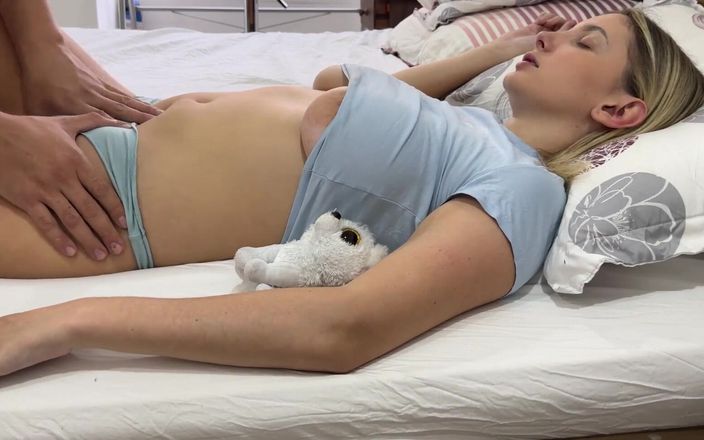 Ivana Montana: Я беру девственность моей падчерицы, и ей это понравилось