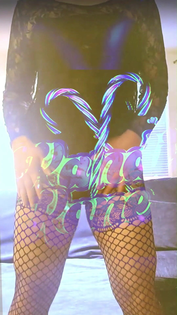 kandiKane: La sissy troia kandi trance dance pmv