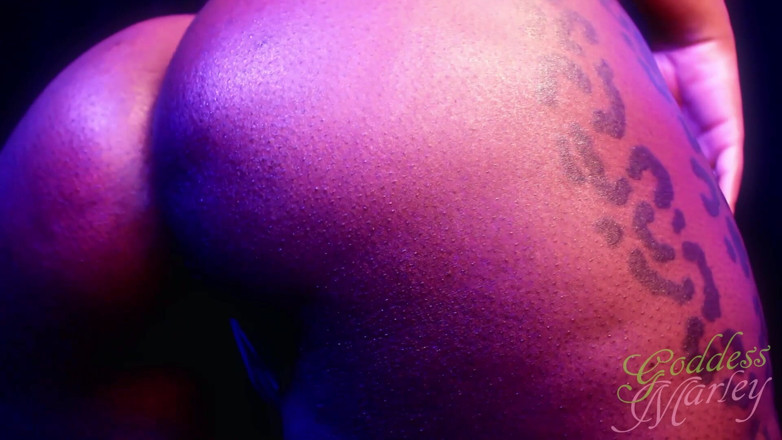 Goddess Marley: Blue Bikini: Big Ass Worship!