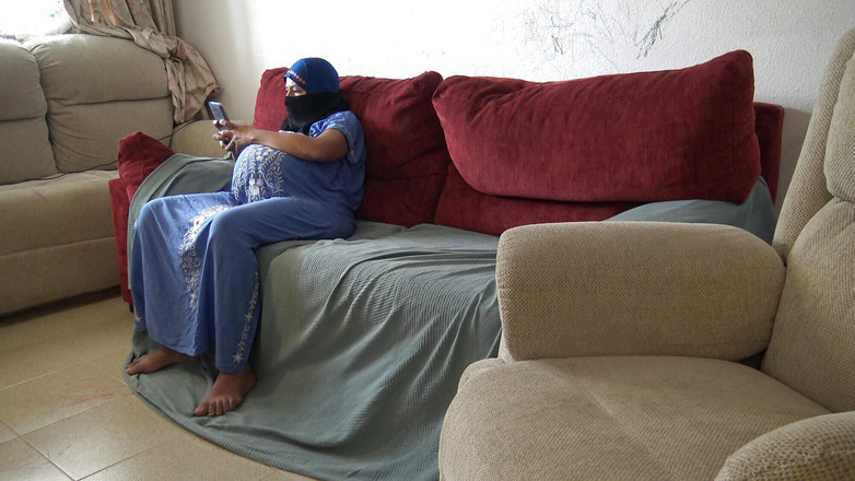 Souzan Halabi: Сирийская беженец возмущена ее соседкой по комнате в Берлине