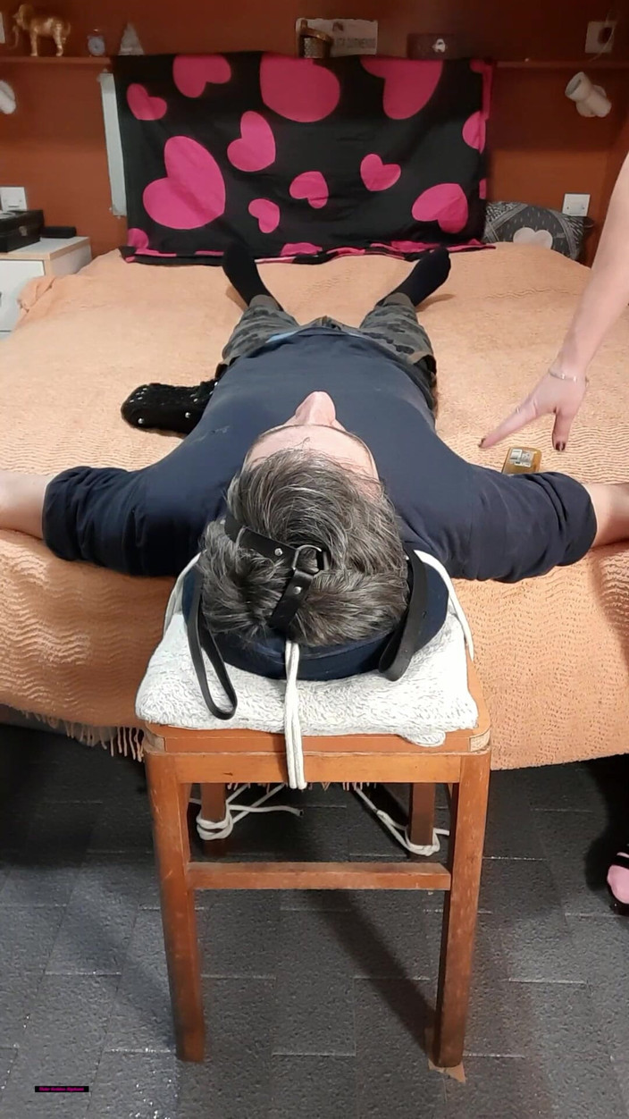 goddess82: 섹시하고 젖은 보지 밑에 있어!