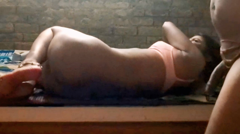 House stage: Desi Bhabhi Chudai Video för hennes riktiga test första gången...