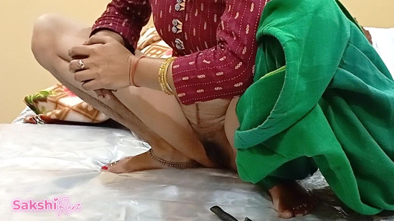 sakshi_raniii: Pussy Shaving Video Desi Maid in Boss Room with Caught...