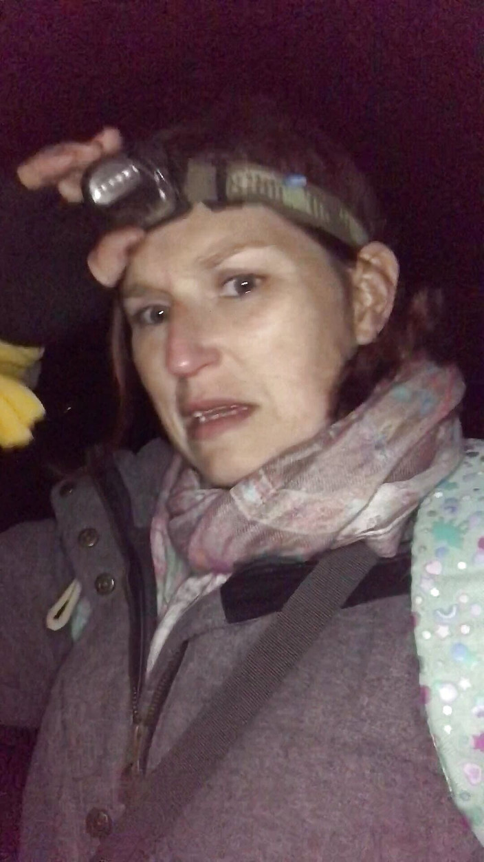 MistressWriggler: 深夜在树林里做第一人称视角撒尿被抓