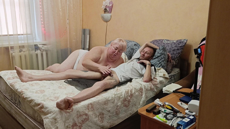 Zona901: Stiefmoeder geeft pijpbeurt met sperma slikken