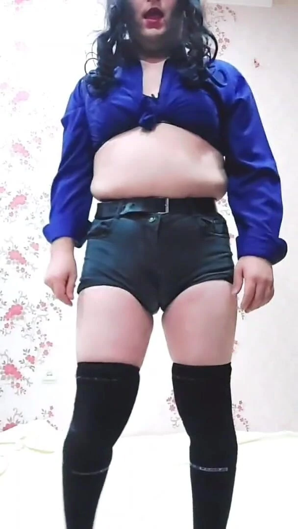 Kitty_Cross: 大泡泡屁股性感人妖热辣香港变装荡妇娘娘腔角色扮演者模特创造者