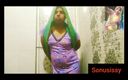 Sonu sissy: Sexy Indische Sonussy heet in blauwe jurk