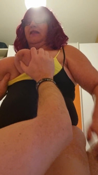 Miluji šukání a jízdu na péru.