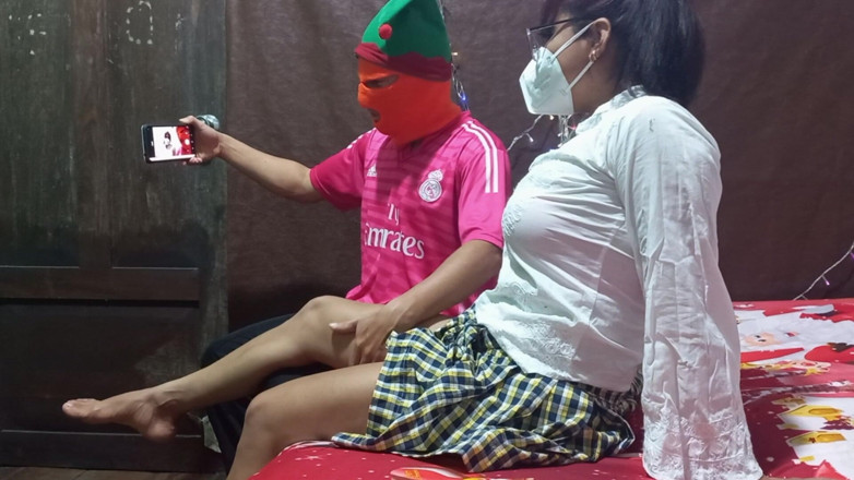 Martin13: 널 따먹게 한다면 아름다운 선물을 줄게!! 크리스마스에 의붓딸을 따먹는 계부