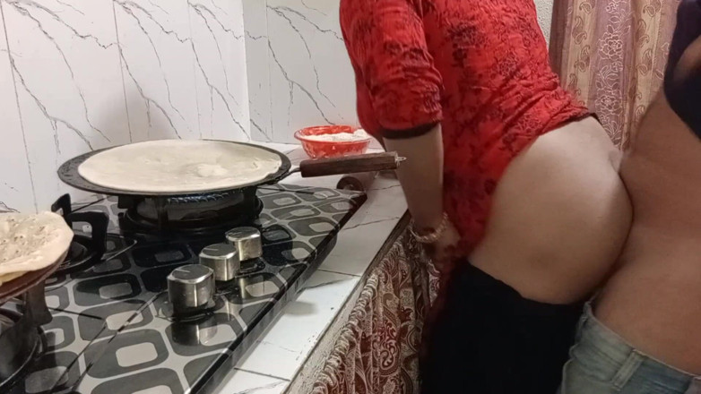 QueenbeautyQB: Indická nevlastní máma sex video v kuchyni