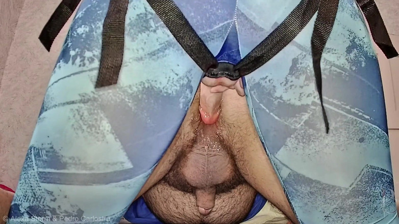 Pedro Carlostra: Жена готовит его задницу к настоящему члену, и он никогда не будет трахать киску снова