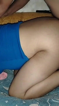 bari gand vaali yah philipini pichhe se chudaee karne ke lie adbhut hai