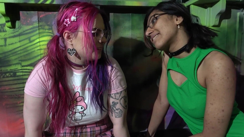 NM fetish femdom videos by Princess Nikki Cruel: Trei fete sunt excitate la club