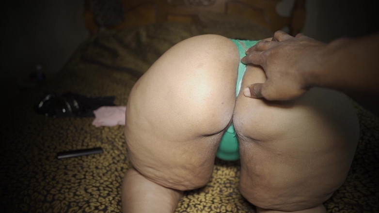 Sexpartyatl: Big Booty Phat Ass Anal Queen Pokazuje jej zajebity tyłek