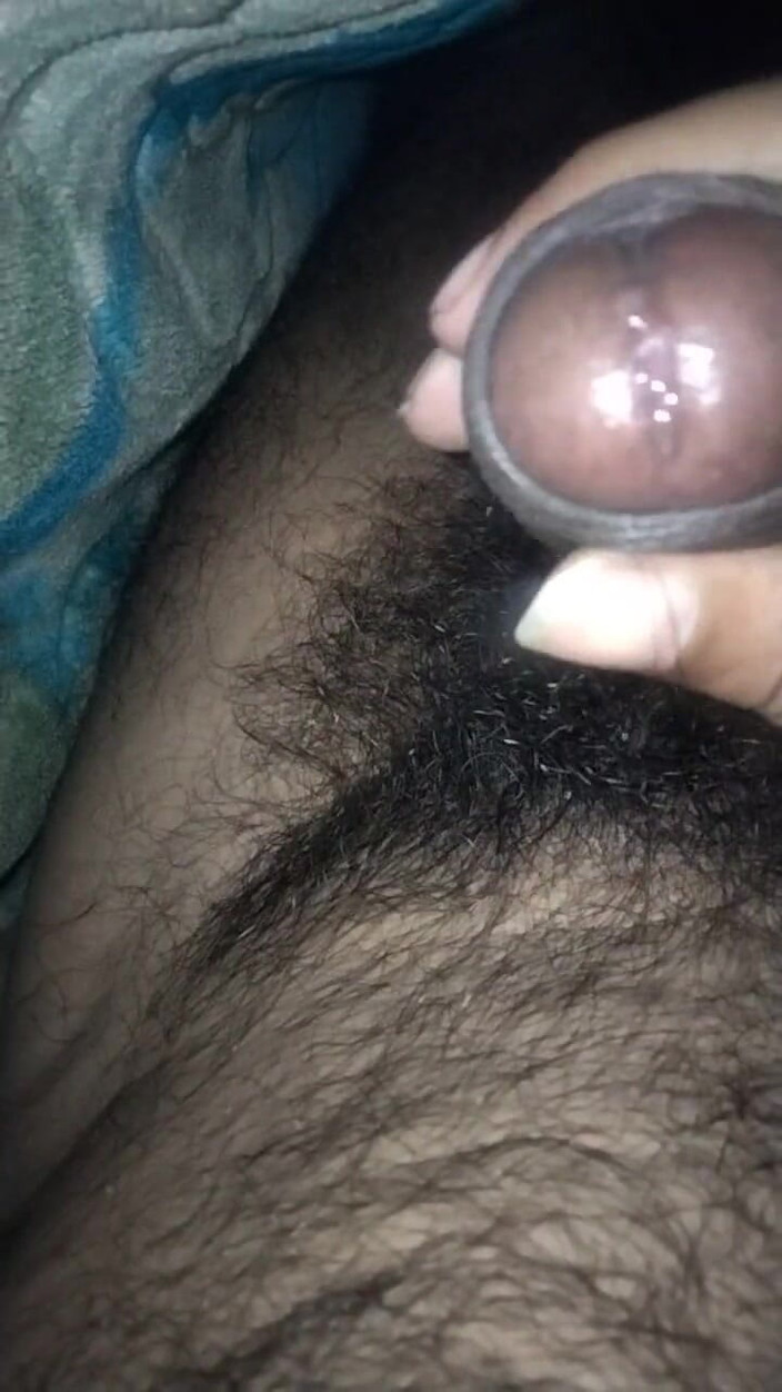 Hot_bobby: Турецкий паренек дрочит мой член с предэякулятором в шоу
