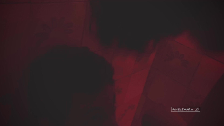 aquelemariooficial: Candy Kush l-a distras pe soț și m-a târât la baie în...