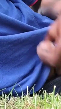 Nata4sex 야외에서 내 큰 흑인 자지를 쓰다듬어 더러운 토크 사정