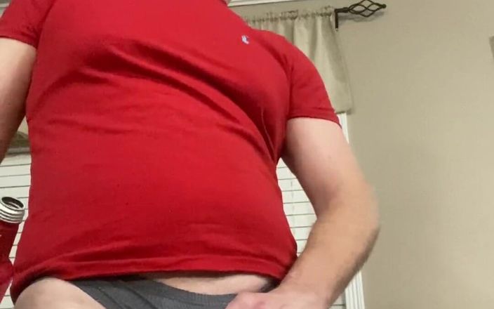 RealBigDill: Moje rozkvetlá děvka je sexy děvka uctívající velký penis. Miluje...