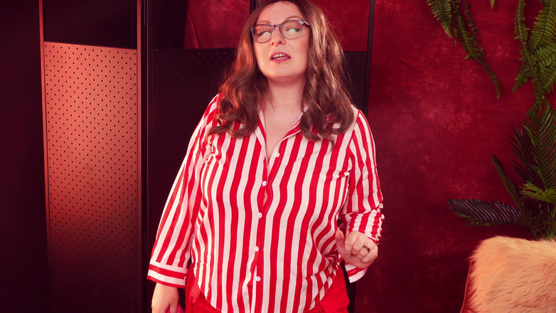 Arya Grander: Prueba el recorrido para gordita milf: vestido transparente de lencería...