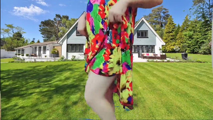 Kitty_Cross: Waria seksi lagi bugil di taman