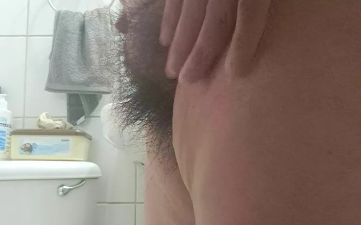 Mommy big hairy pussy: Mature Showing Her Fat Hairy Pussy