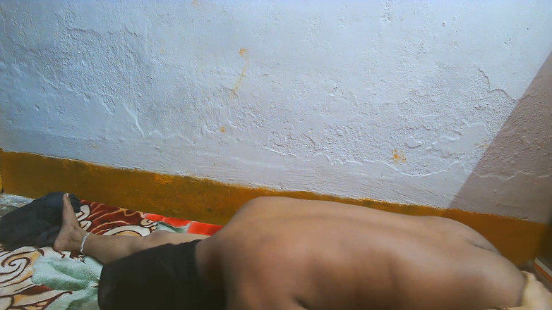 Busty Banuu: 德里热辣房子女仆性爱