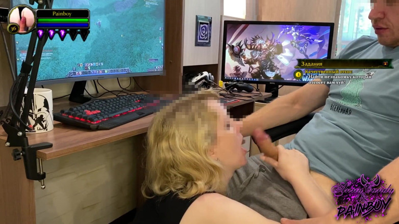 AnnyCandyPainboy: Awek menghisap zakar semasa bermain World of Warcraft