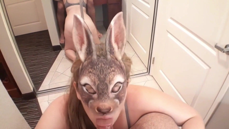 My sexy MILFS: Conejita Haciendo Mamadas