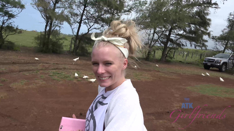 ATK Fans (Girlfriends): Vacances virtuelles à Hawaï avec Elaina Raye 3/5