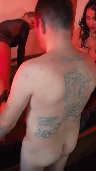 Antrenament de sclav cu Nicole DuPapillon și Melody Pleasure