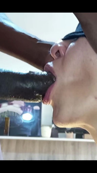 Istri nakal ini akhirnya minta dientot sama suaminya sama kontol besar pria kulit hitam bagian 6