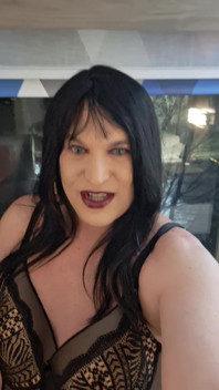 J’ai L’intention De Faire Beaucoup De Bruit ! Je Suis Un Gémissements Et Un Gémissements Et Je Parle Pendant Le Sexe !