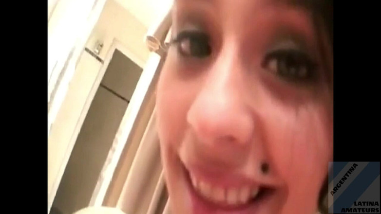 Argentina Latina Amateurs: Юная латина Leyla в домашнем видео