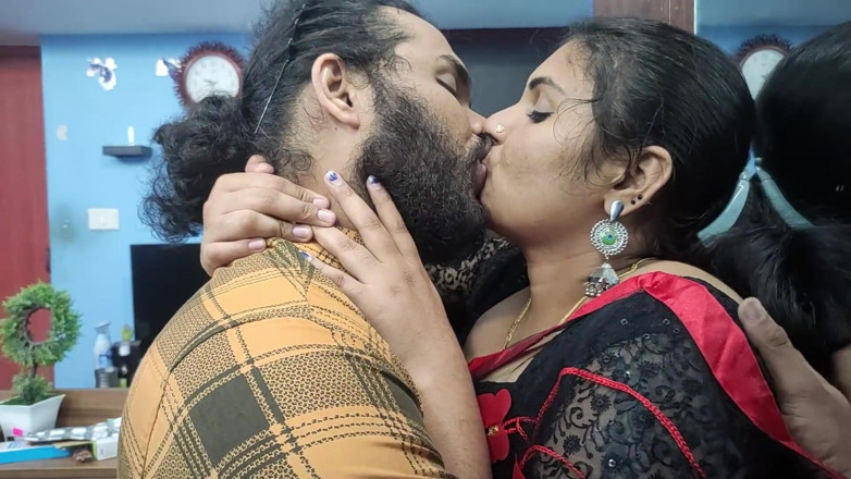 Vaigavarun45: Mallu coppia cazzo caldo in Sari, rimozione di Sari e...