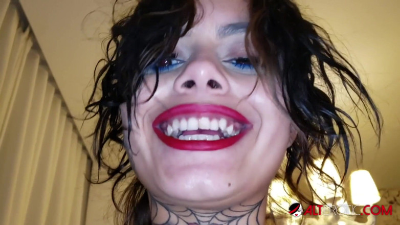 Alt Erotic: Genevieve Sinn rider en kuk innan han får en ansikts...
