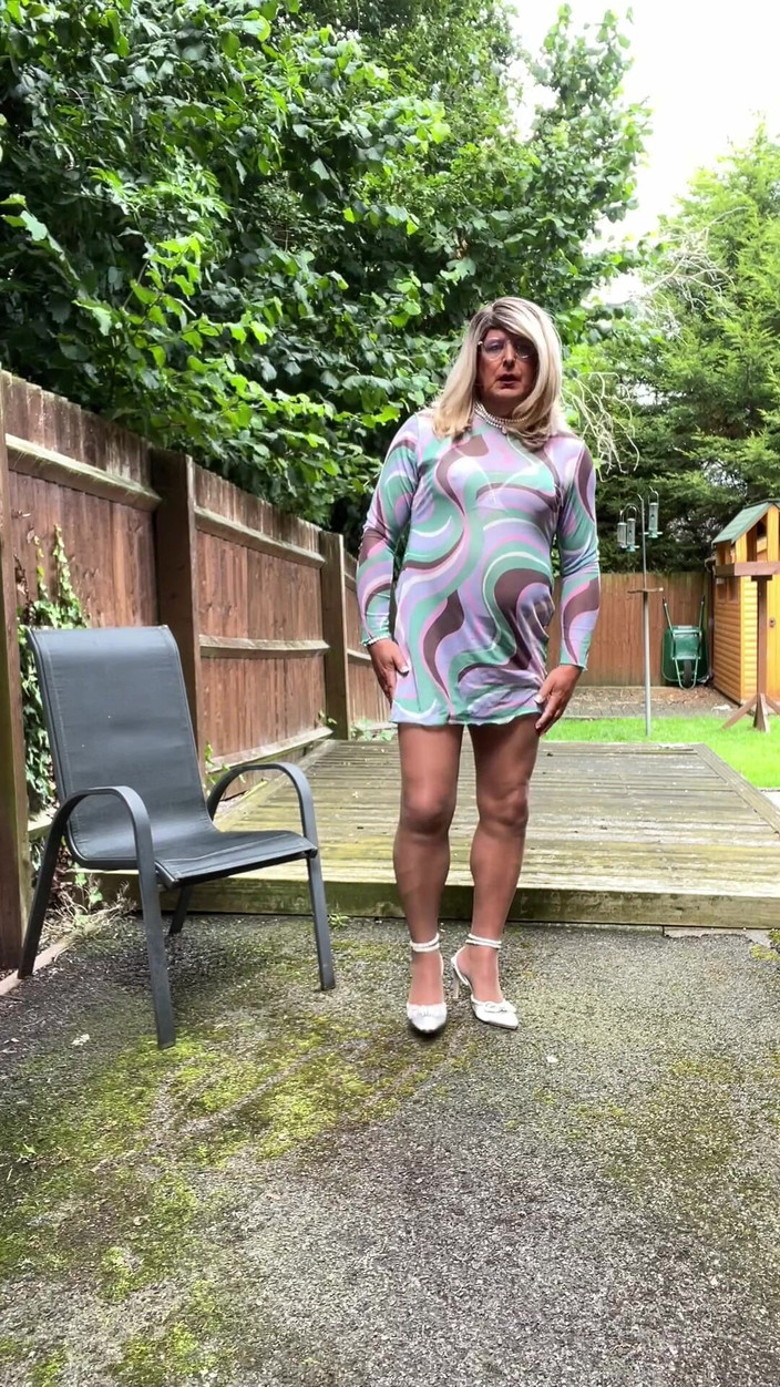 Kellycd2022: Amateur Crossdresser Kellycd2022 Sexy MILF Teasing in Tan Seamless Pantyhose