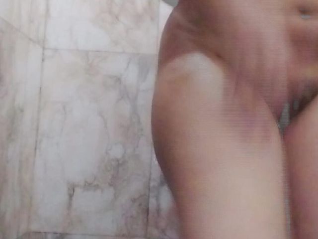 Made video of desi girlfriend taking bath (Riya Thakur)