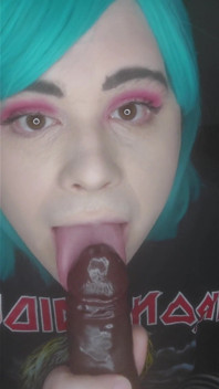 La mariquita de metal Mykella te chupa entre los bastidores
