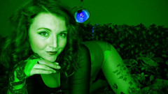 Haylee Love: Poison Ivy fait de Robin son esclave