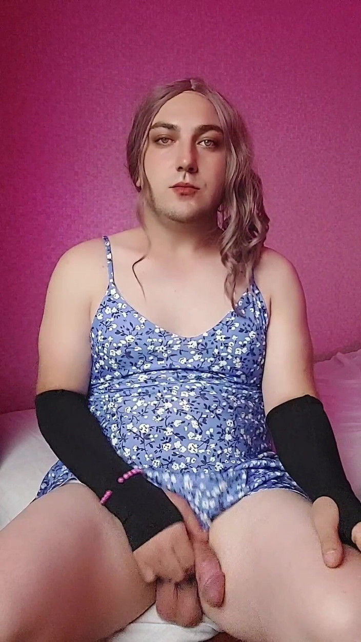 Kitty_Cross: La meilleure masturbation de jolies travesties, modèle blonde, gros cul,...