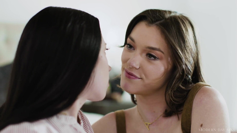Modern-Day Sins: Moderne zonden - lesbische bedrieger Spencer Bradley bijna betrapt op het...