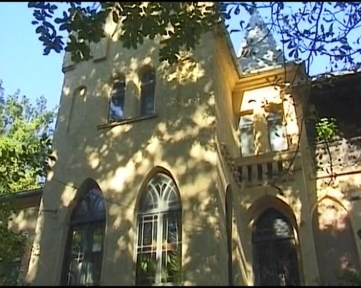 German Threesome: O gagică germană a fost futută în sesiunea de sex în grup...