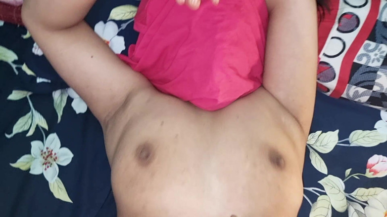 bdboygirl69: Vesnická holka tvrdě šuká těsnou kundičku. Bangladéšské skutečné tvrdé šukání mrdky kundičky